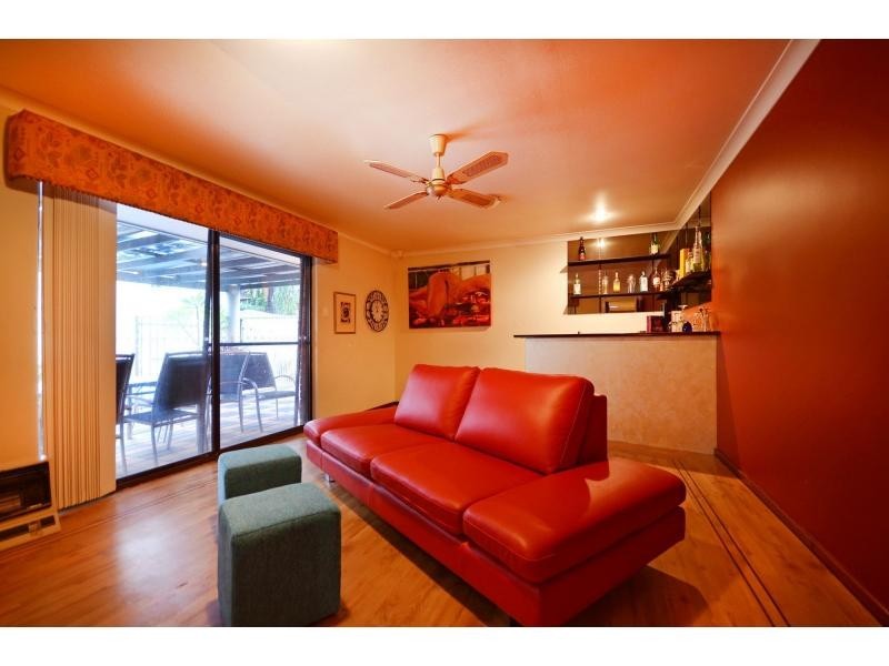 10 Towerhill Road, Alexander Heights WA 6064