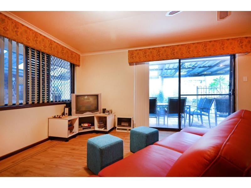 10 Towerhill Road, Alexander Heights WA 6064