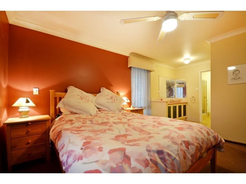 10 Towerhill Road, Alexander Heights WA 6064