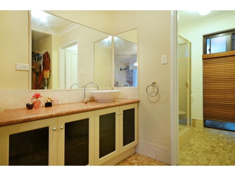 10 Towerhill Road, Alexander Heights WA 6064