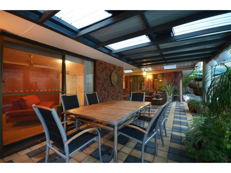 10 Towerhill Road, Alexander Heights WA 6064