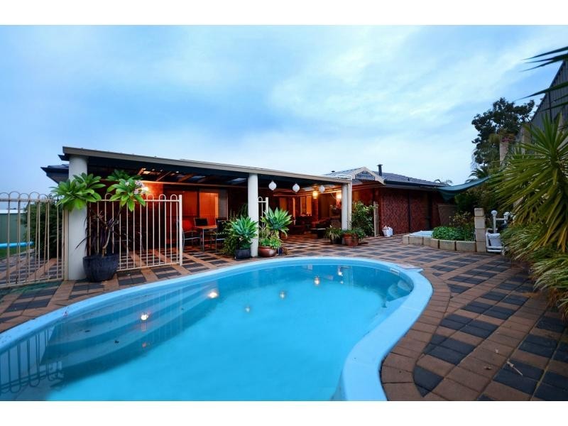 10 Towerhill Road, Alexander Heights WA 6064