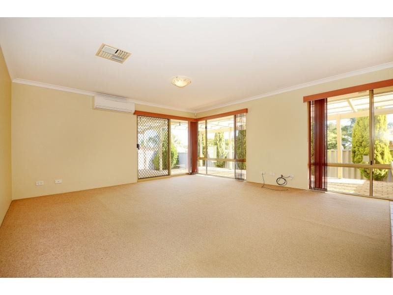 28 Lancer Way, Alexander Heights WA 6064