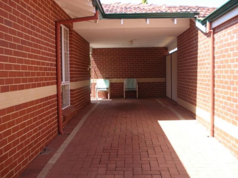 2/3 Essex Street, Bayswater WA 6053