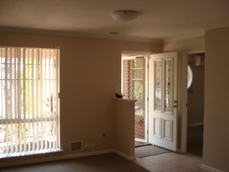 2/3 Essex Street, Bayswater WA 6053