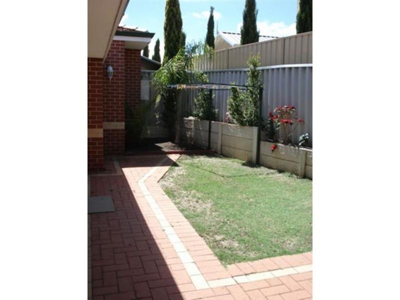 2/3 Essex Street, Bayswater WA 6053