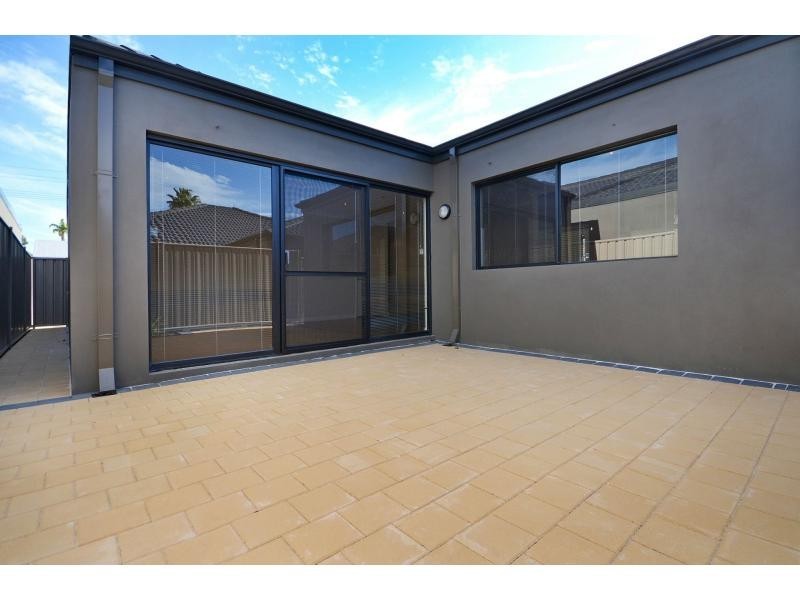 374 Light Street, Dianella WA 6059