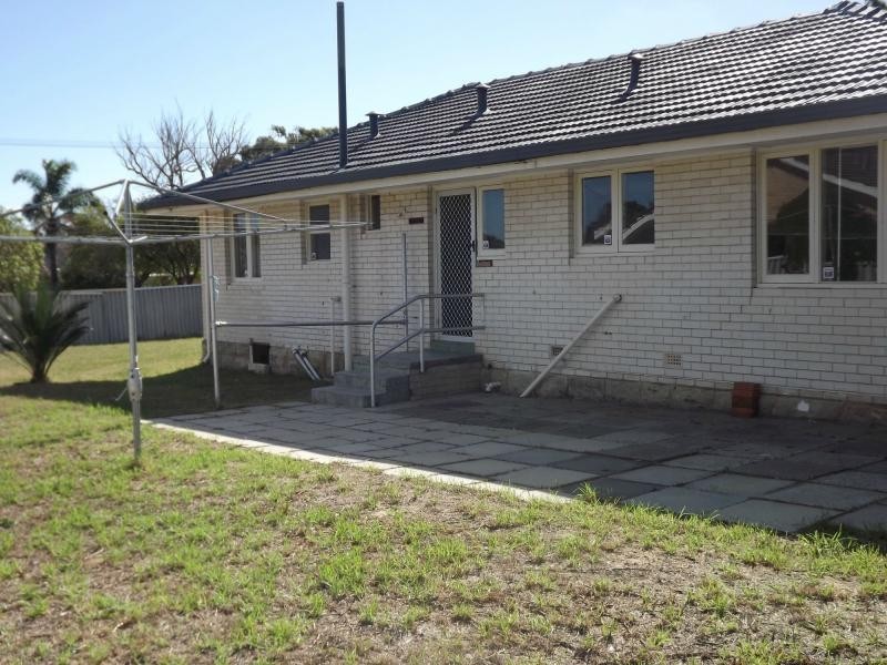 8 Ashcroft Way, Balga WA 6061