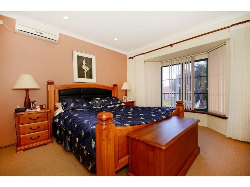 5 Lancer Way, Alexander Heights WA 6064