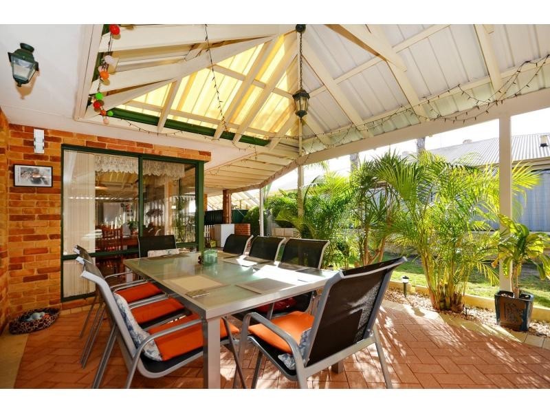 5 Lancer Way, Alexander Heights WA 6064