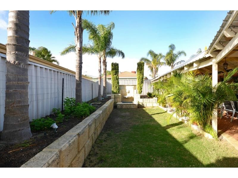 5 Lancer Way, Alexander Heights WA 6064