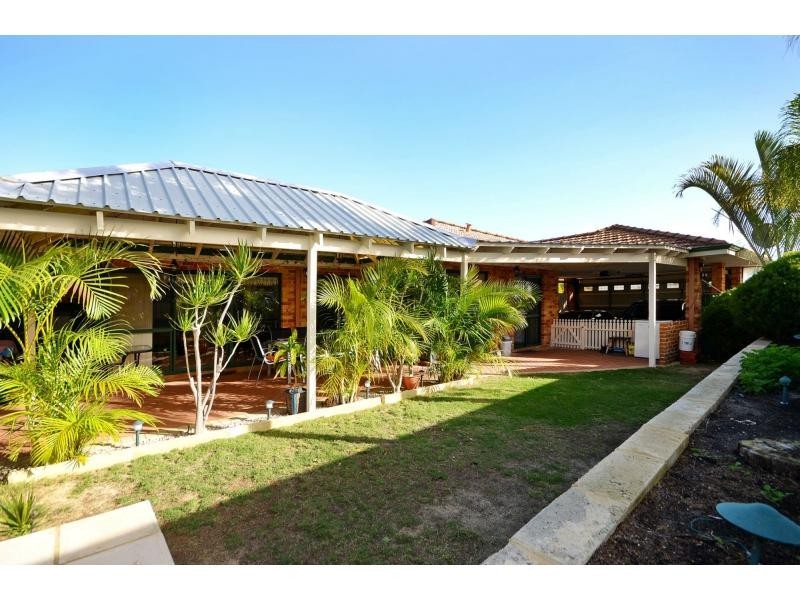 5 Lancer Way, Alexander Heights WA 6064