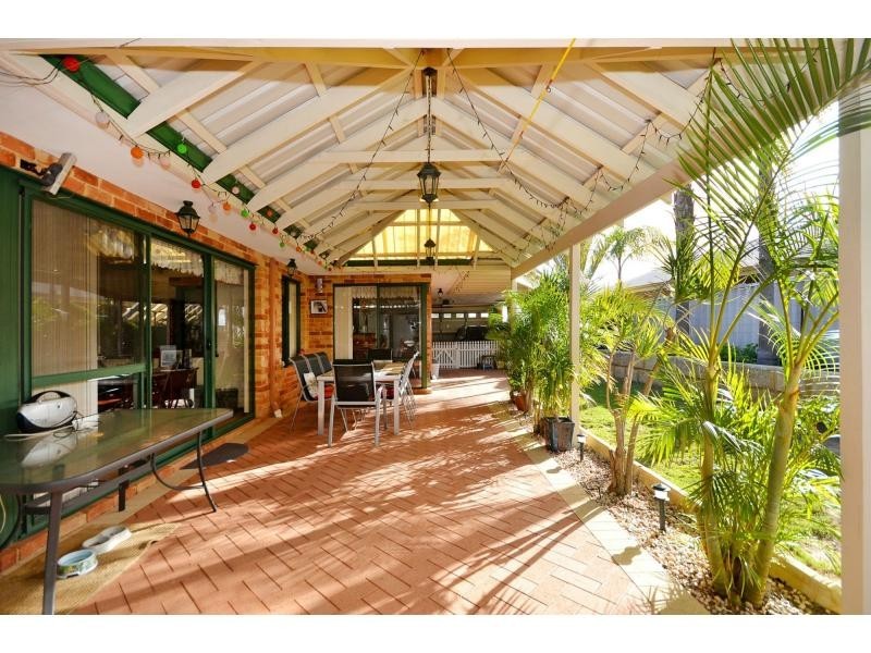 5 Lancer Way, Alexander Heights WA 6064