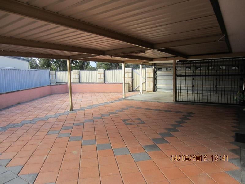 28 Paloma Loop, Marangaroo WA 6064