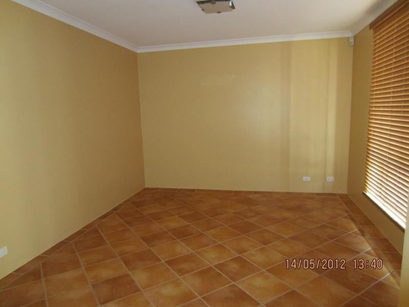 28 Paloma Loop, Marangaroo WA 6064