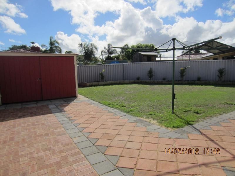 28 Paloma Loop, Marangaroo WA 6064