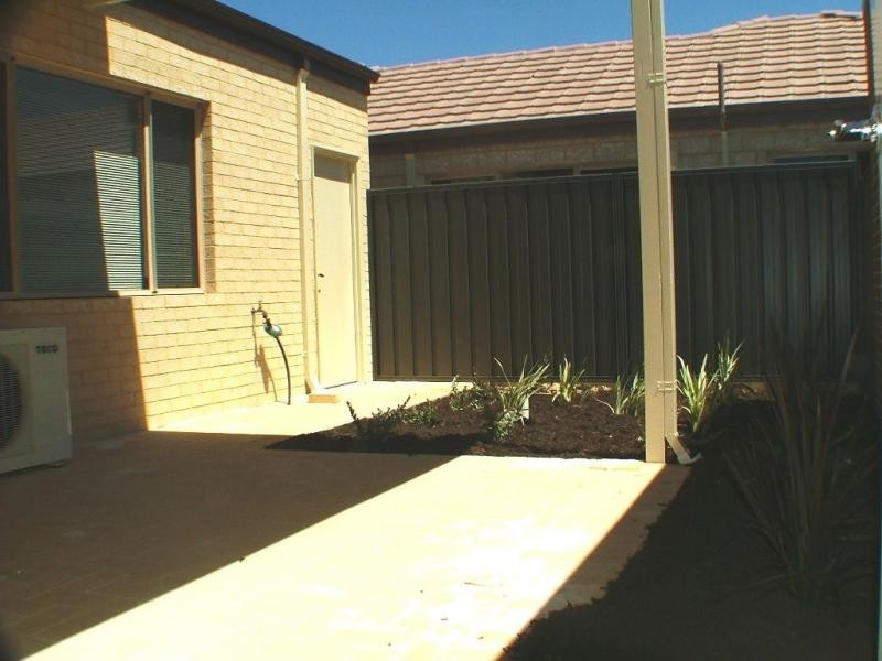 11/1 Tolj Loop, Aveley WA 6069