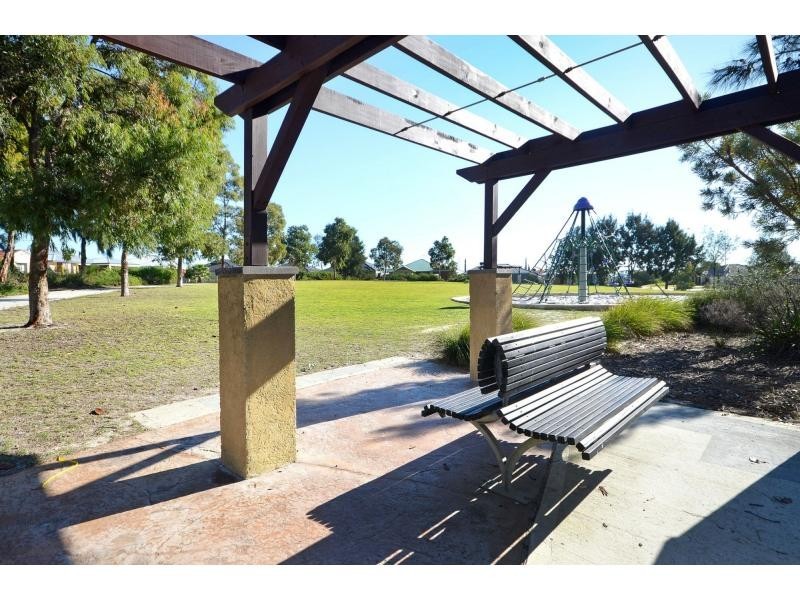 9 Jingana Road, Banksia Grove WA 6031