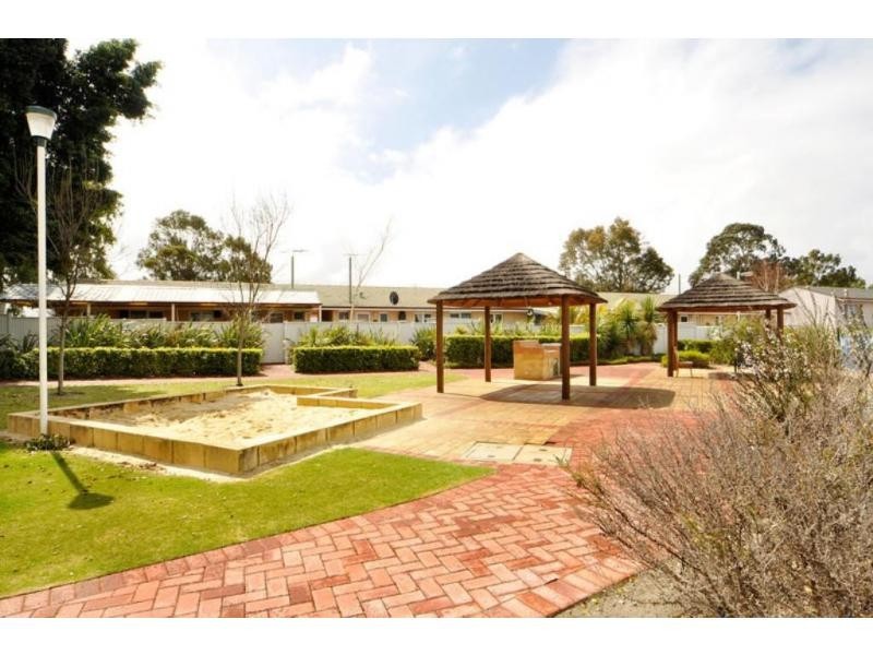 17C Hatfield Way, Girrawheen WA 6064