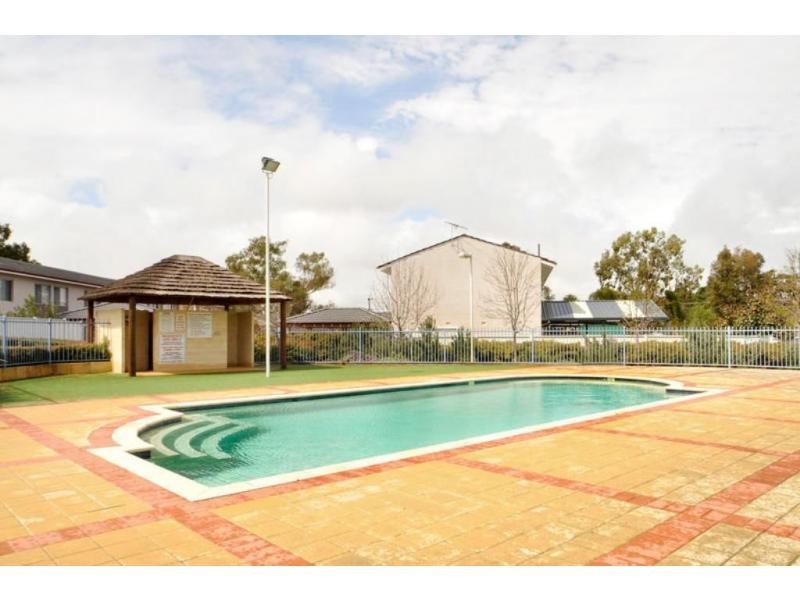 17C Hatfield Way, Girrawheen WA 6064