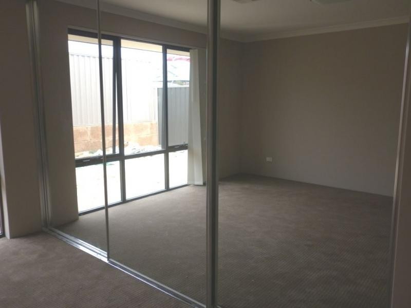 93 Belvoir Parkway, Darch WA 6065