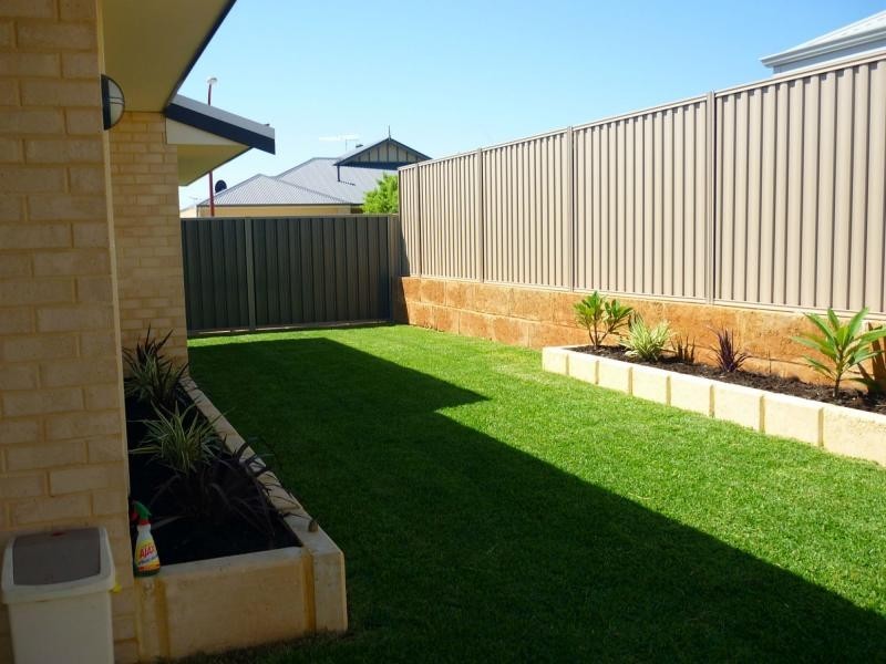 93 Belvoir Parkway, Darch WA 6065