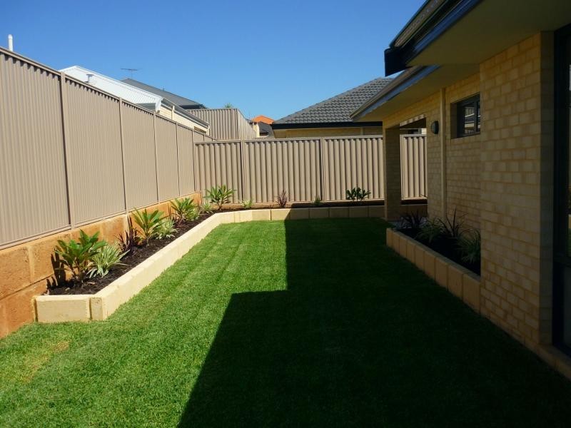 93 Belvoir Parkway, Darch WA 6065