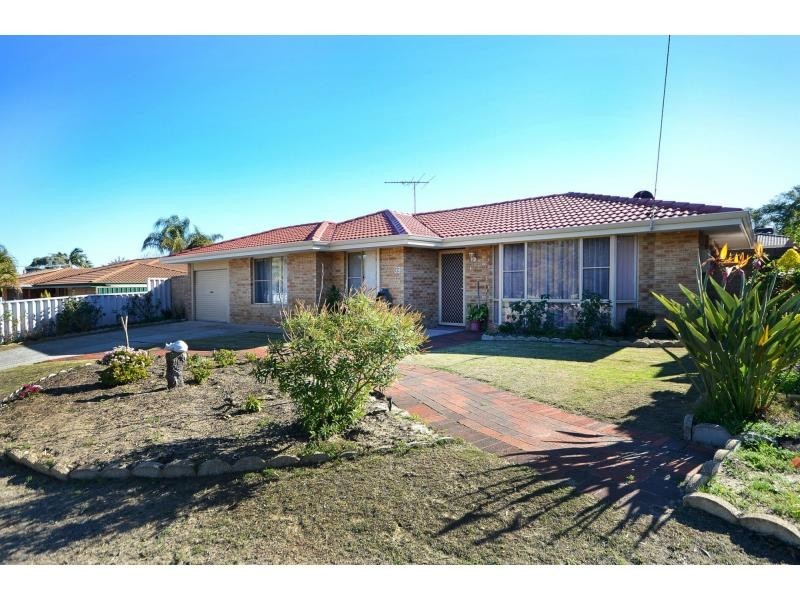 39 Highclere Boulevard, Marangaroo WA 6064