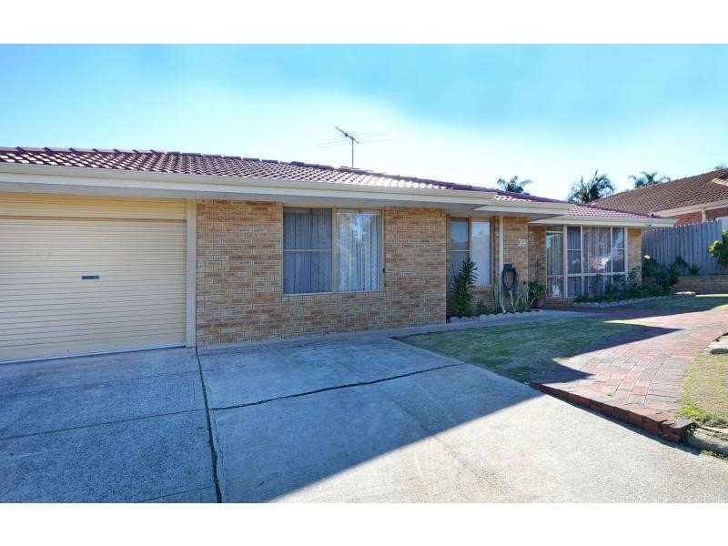 39 Highclere Boulevard, Marangaroo WA 6064