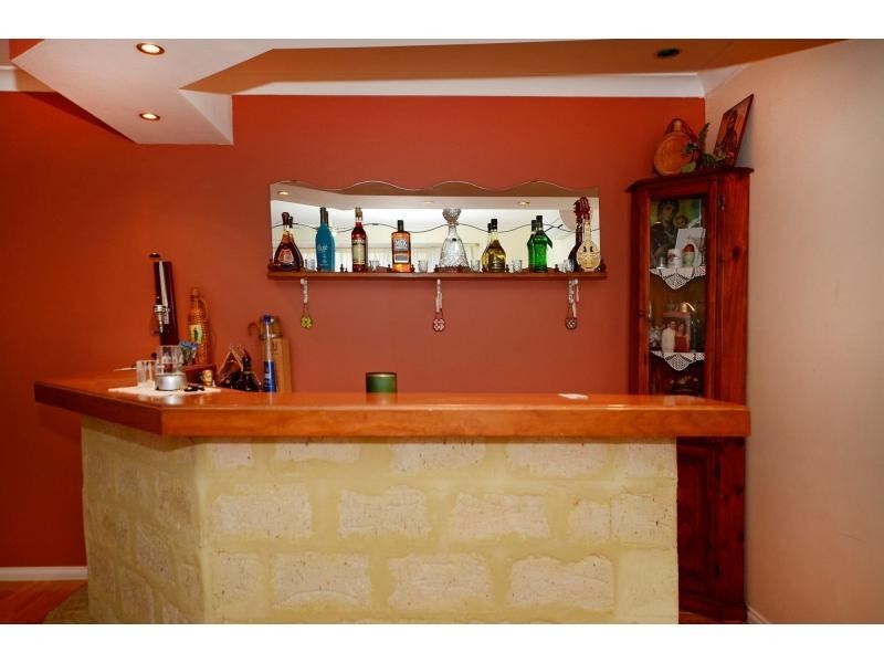 39 Highclere Boulevard, Marangaroo WA 6064