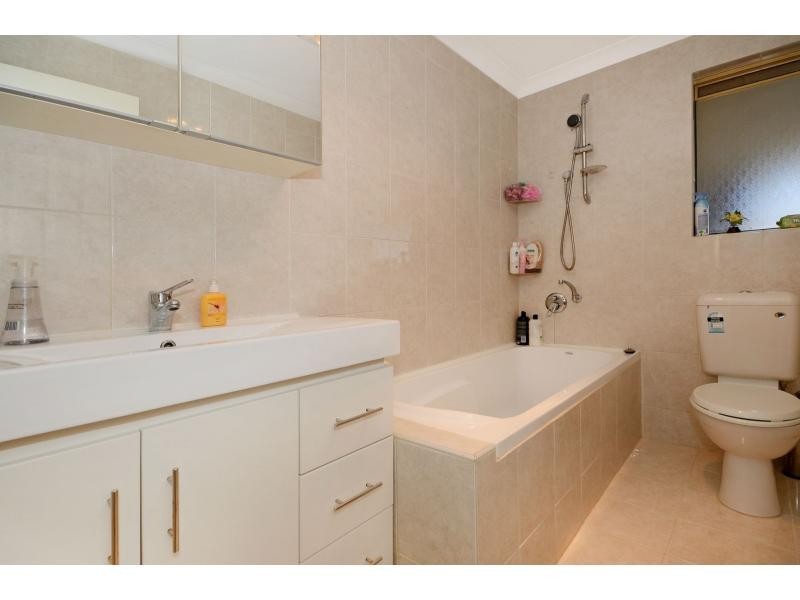 39 Highclere Boulevard, Marangaroo WA 6064