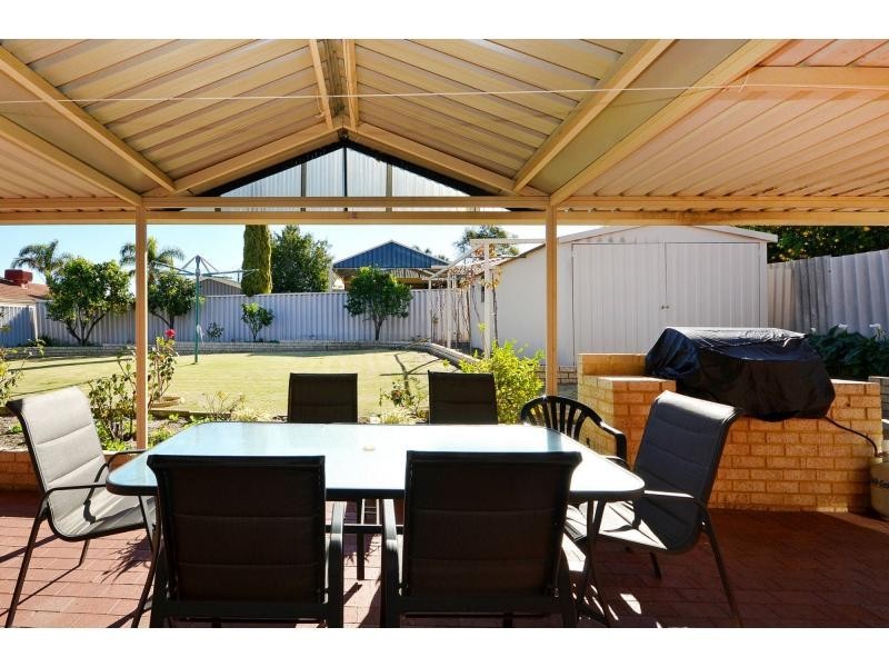 39 Highclere Boulevard, Marangaroo WA 6064