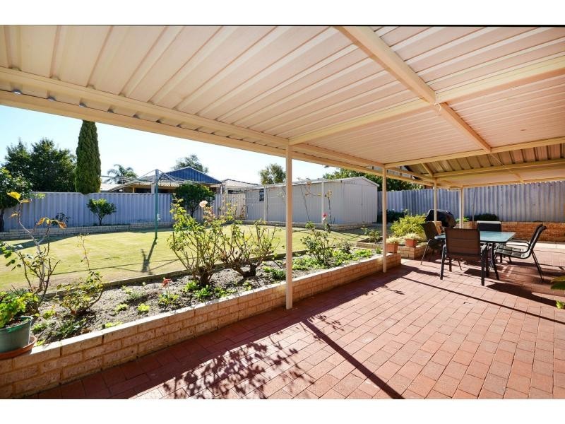 39 Highclere Boulevard, Marangaroo WA 6064