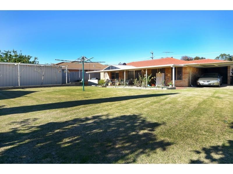 39 Highclere Boulevard, Marangaroo WA 6064