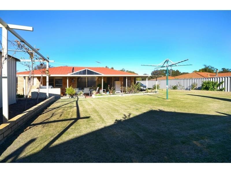 39 Highclere Boulevard, Marangaroo WA 6064