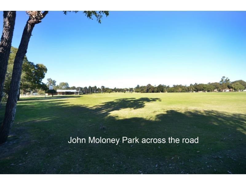 39 Highclere Boulevard, Marangaroo WA 6064