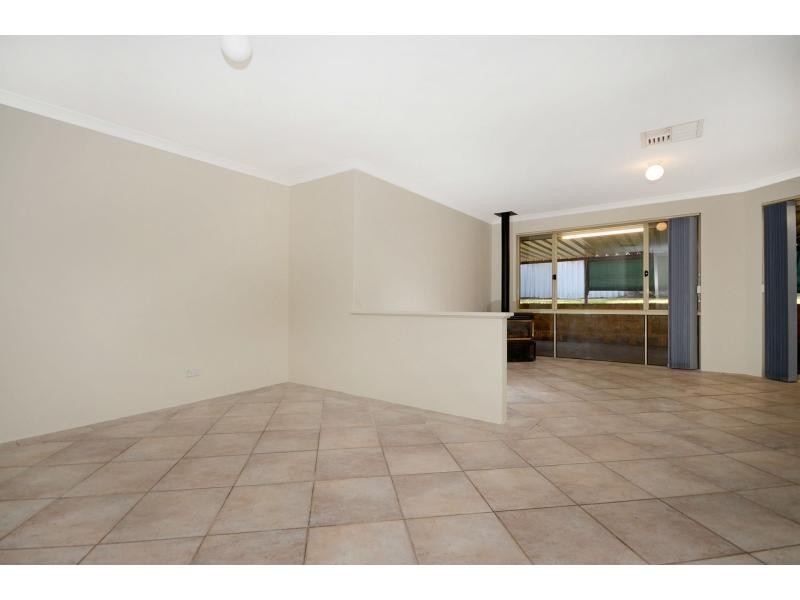 11 Deerina Green, Alexander Heights WA 6064