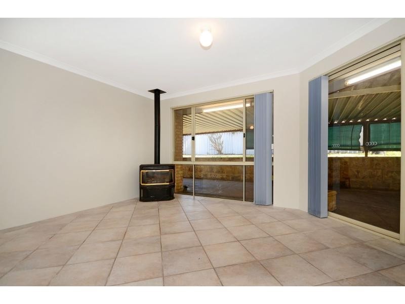 11 Deerina Green, Alexander Heights WA 6064