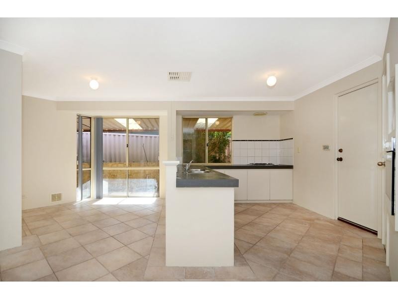 11 Deerina Green, Alexander Heights WA 6064