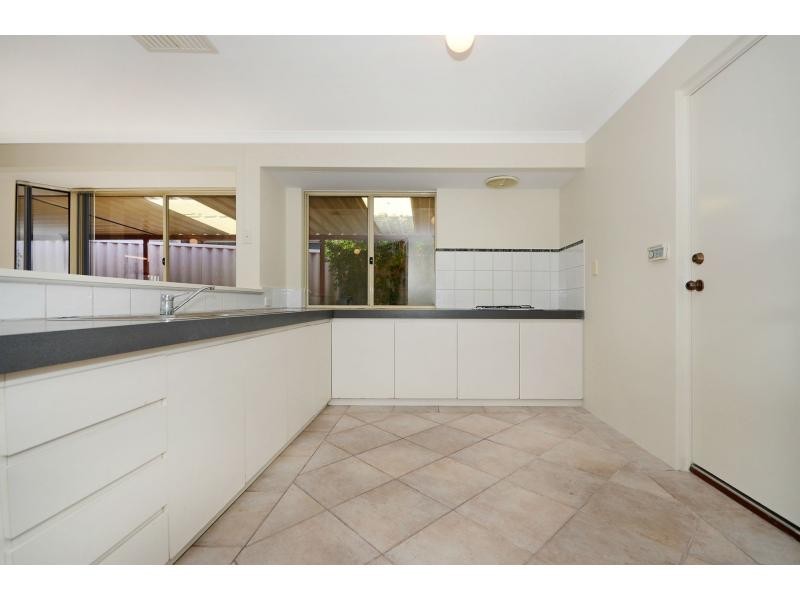 11 Deerina Green, Alexander Heights WA 6064