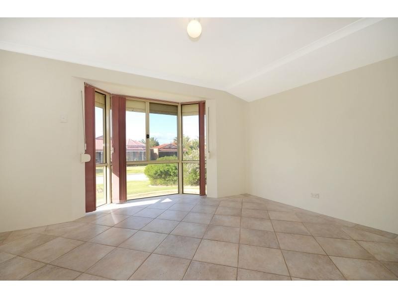 11 Deerina Green, Alexander Heights WA 6064