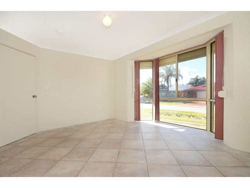 11 Deerina Green, Alexander Heights WA 6064