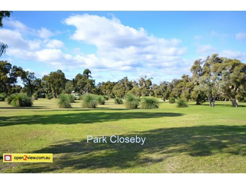 11 Deerina Green, Alexander Heights WA 6064