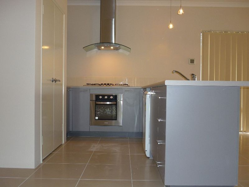 31 Bolton Avenue, Darch WA 6065