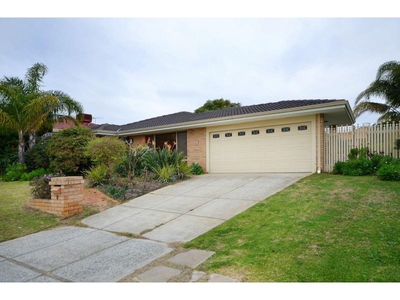 8 Josephine Way, Alexander Heights WA 6064
