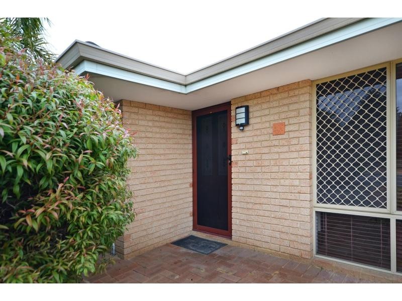 8 Josephine Way, Alexander Heights WA 6064