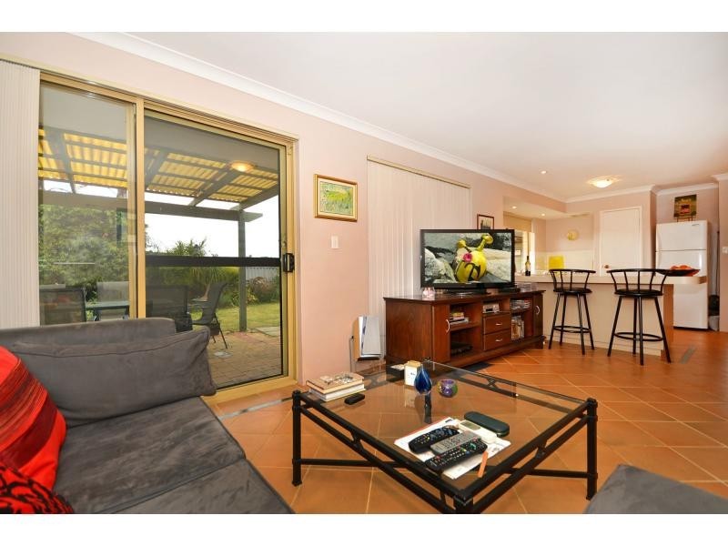 8 Josephine Way, Alexander Heights WA 6064