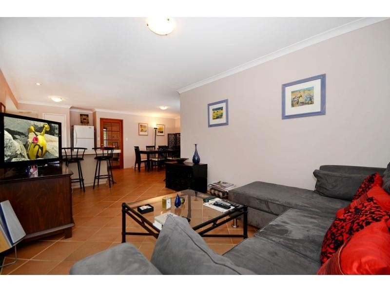 8 Josephine Way, Alexander Heights WA 6064