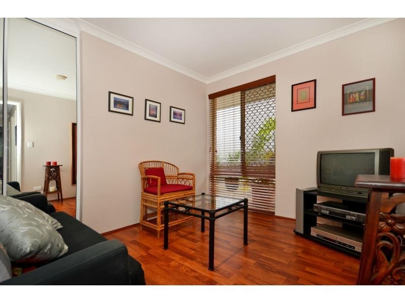 8 Josephine Way, Alexander Heights WA 6064