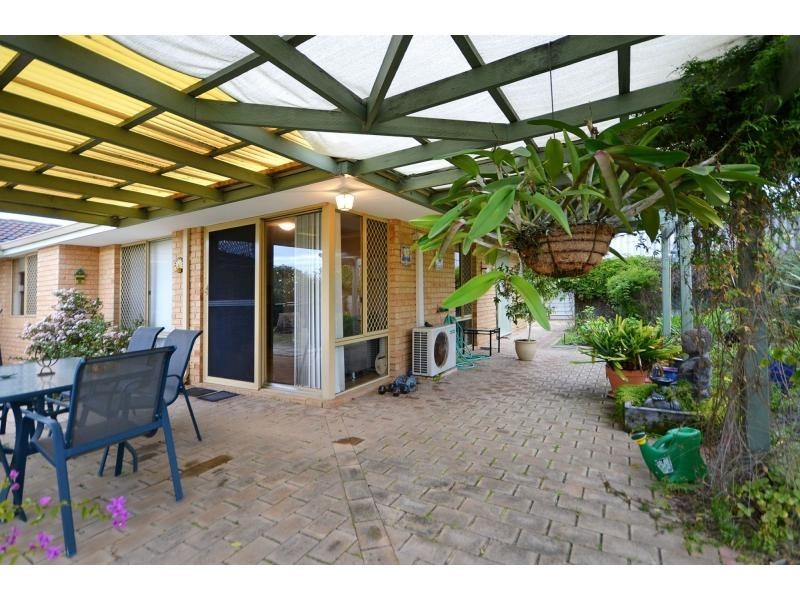 8 Josephine Way, Alexander Heights WA 6064